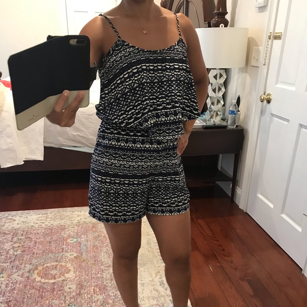 Super cute Romper size : Small Blue /White ❤️